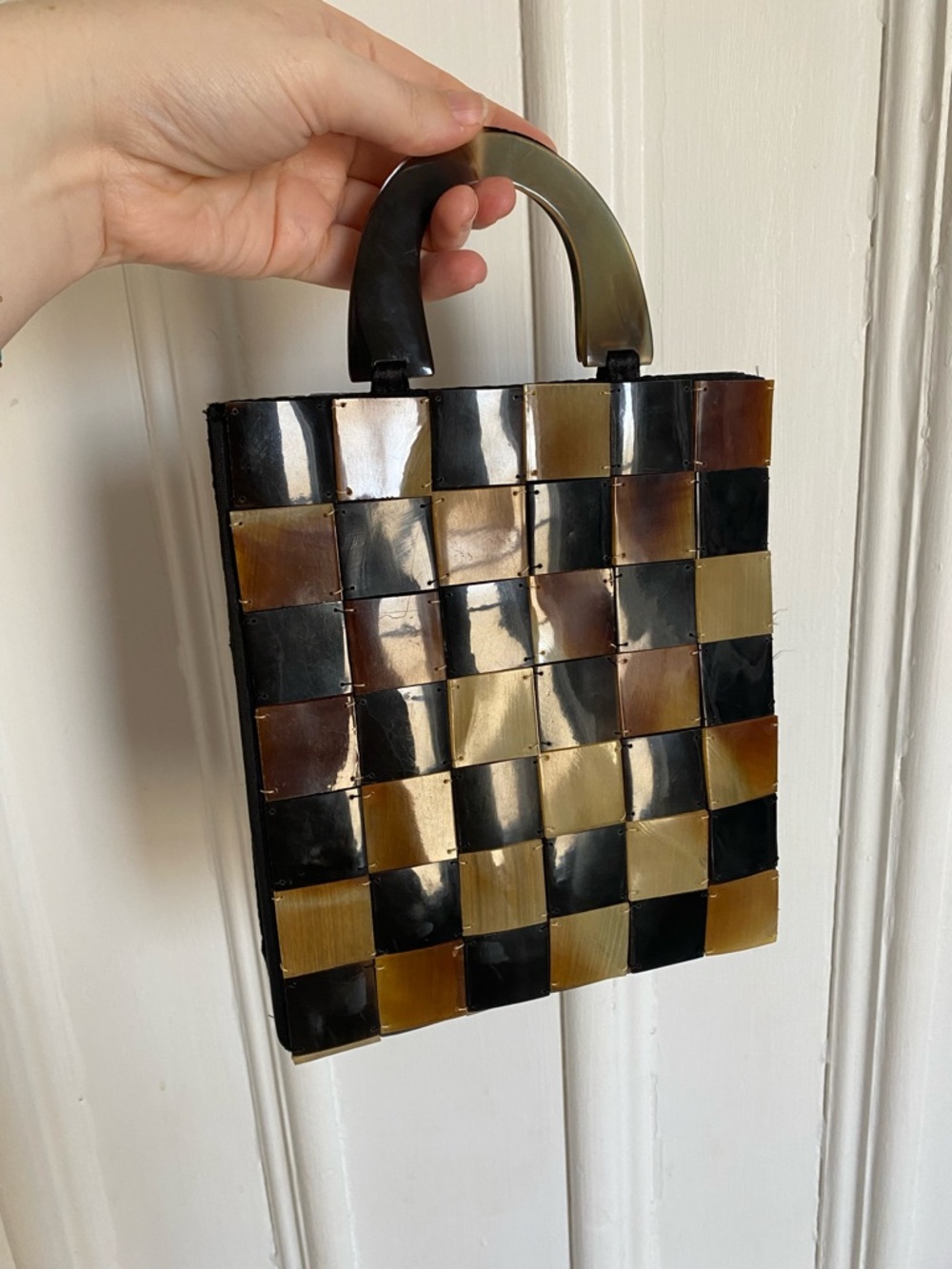 ‼️SOLD‼️Vintage Checkerboard Faux Tortoise Shell Hand Bag in Black and Amber - Picture 3 of 7